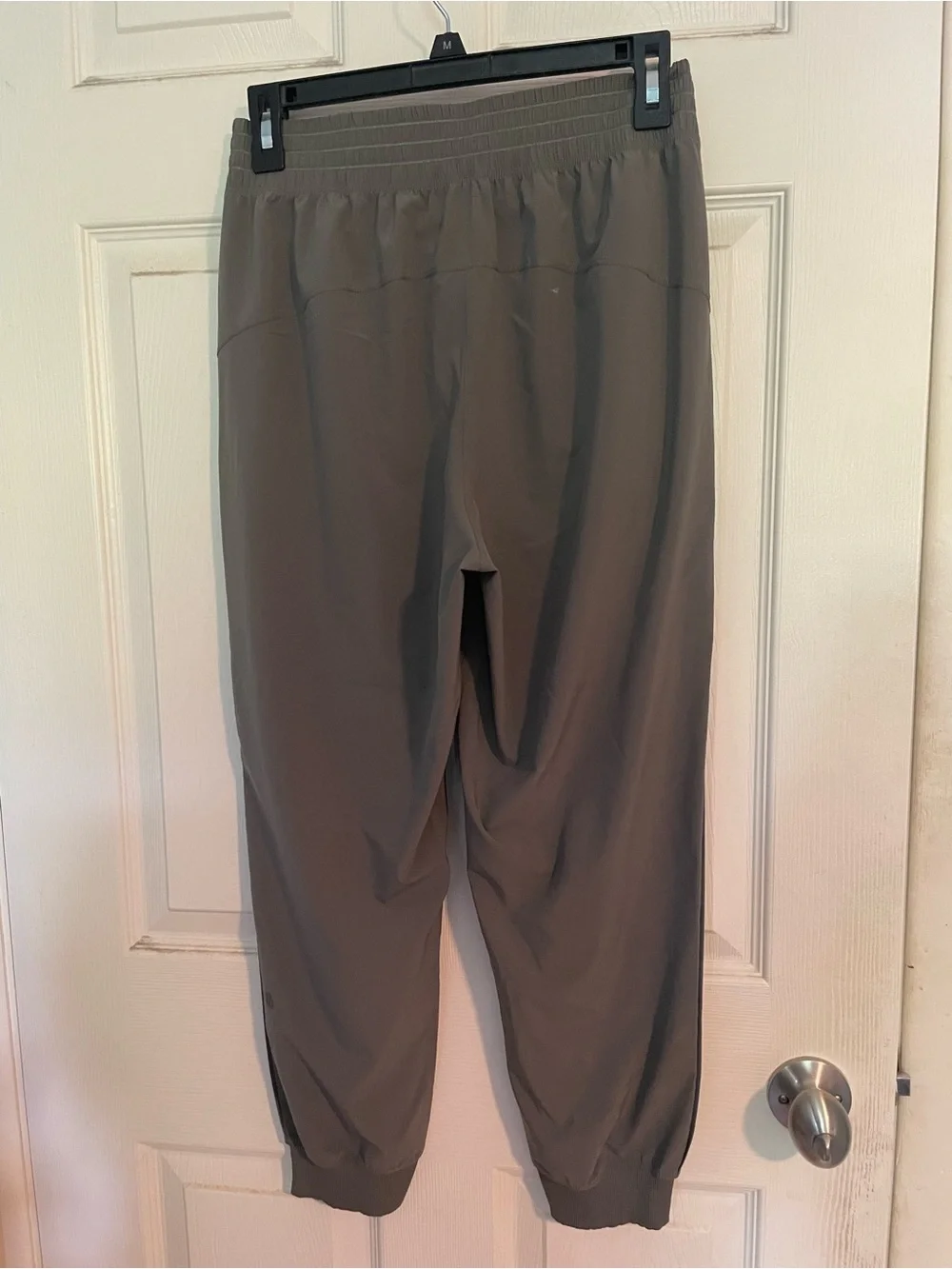 lululemon light olive green  pull-on active pants - Sz 6